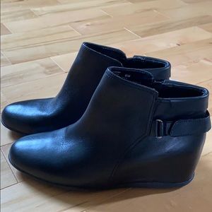 New Me Too women’s Harp boots